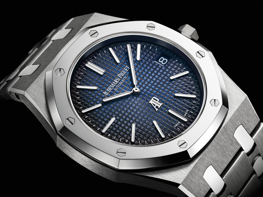Die Royal Oak Jumbo Extra-thin stellt Audemars Piguet Uhren Katalog Replik in der Kombination aus Titan und Platin vor.